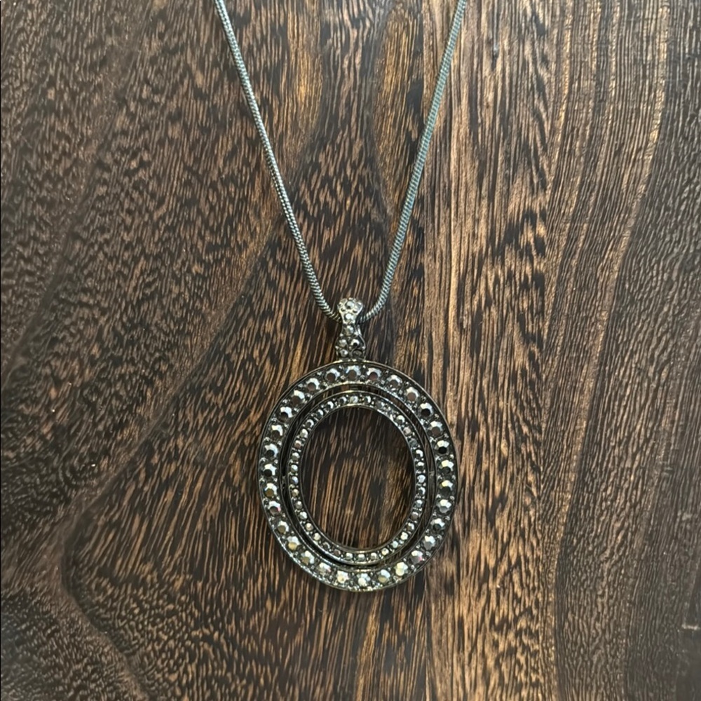 Elegant Gun Metal Pendant Necklace